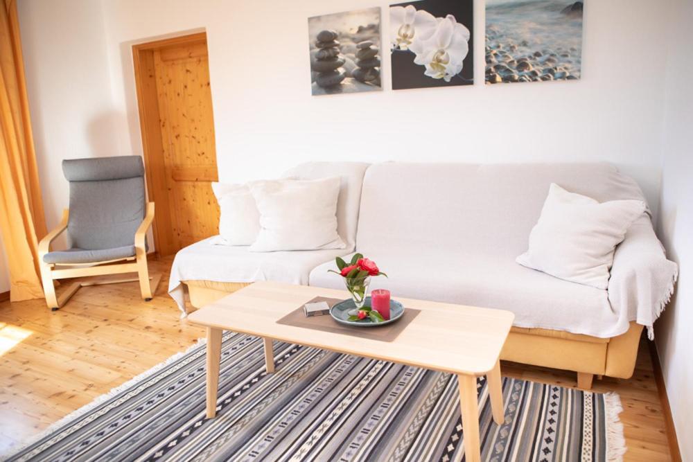 Ferienhaus Nuova Via Griffen エクステリア 写真